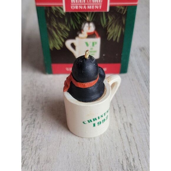 Hallmark V.P. of important Stuff ornament Xmas - Picture 6 of 7